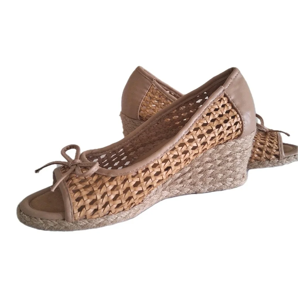 Adrienne Vittadini Wedge Espadrille Peep Toe Pumps 7.5 M Beige Boho Style Shoes